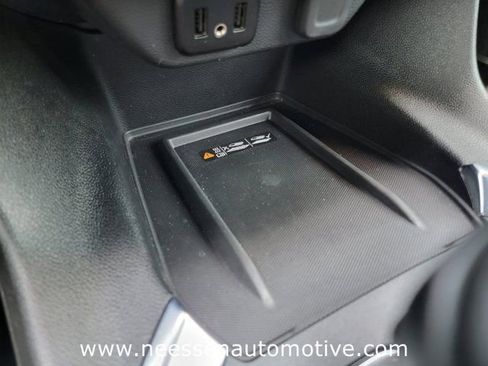 Used 2023 Chevrolet Traverse LT w/ LPO, Floor Liner Package FWD image 31