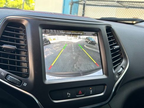 Used 2021 Jeep Cherokee Trailhawk w/ Trailer Tow Group AWD/4WD image 26