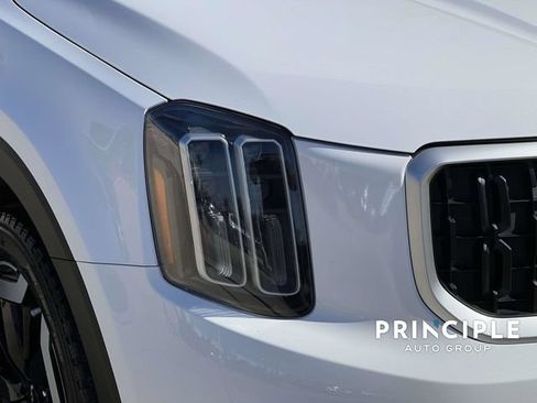 Used 2024 Kia Telluride EX w/ EX Captain's Chair Package FWD image 9