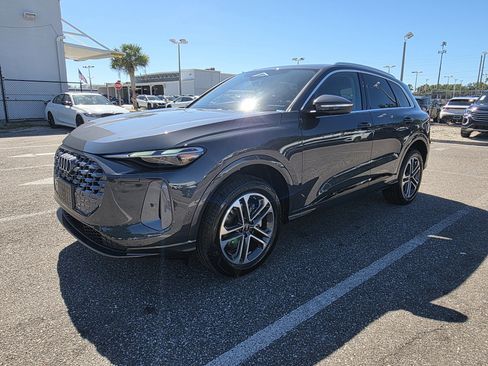 New 2025 Audi Q5 Premium image 3