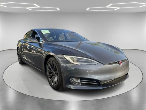 Used 2020 Tesla Model S AWD image 3
