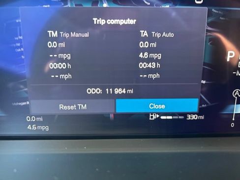 Certified 2025 Volvo XC60 B5 Plus AWD/4WD image 24