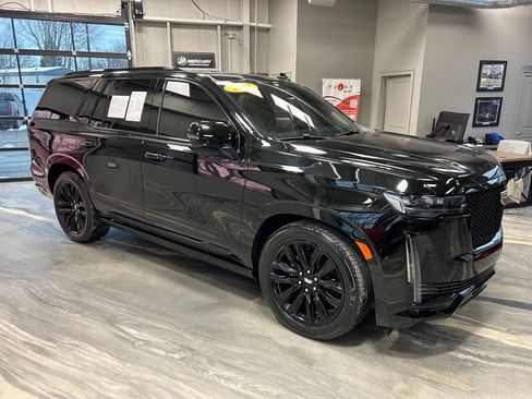 Used 2021 Cadillac Escalade Sport w/ Driver Assist Tech Package image 30