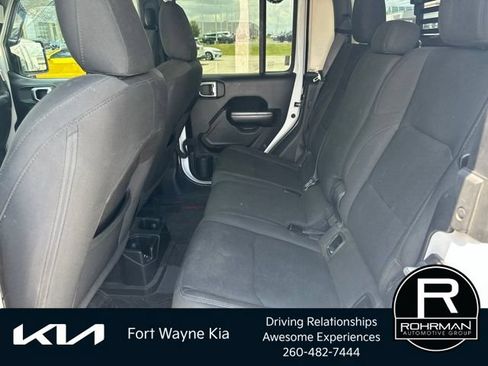 Used 2020 Jeep Gladiator Sport w/ Quick Order Package 24S AWD/4WD image 11
