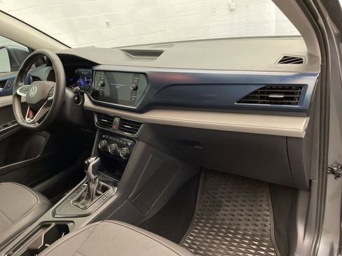 Used 2024 Volkswagen Taos SE image 25