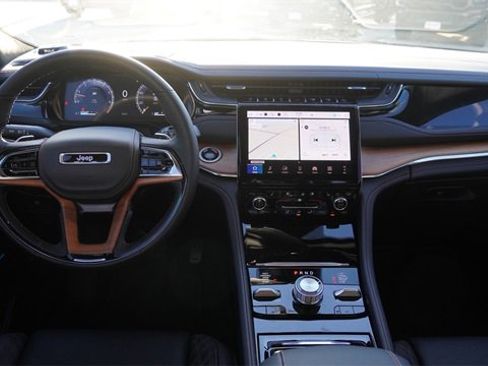 New 2025 Jeep Grand Cherokee Summit image 13