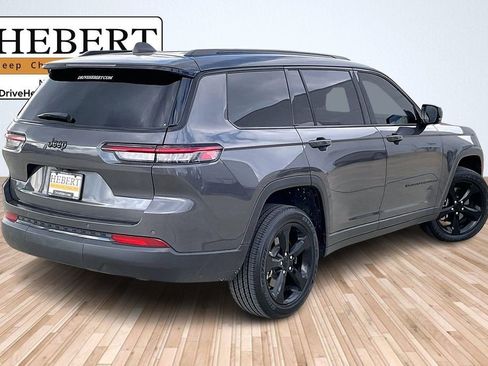 Used 2023 Jeep Grand Cherokee L Laredo image 12