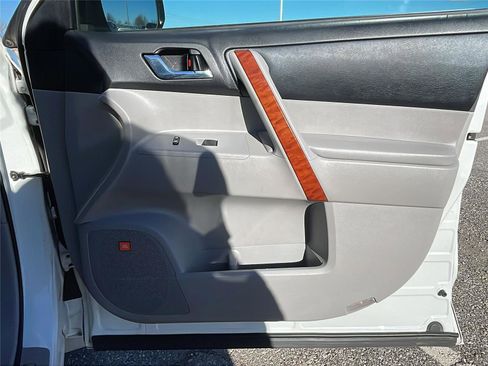 Used 2009 Toyota Highlander Limited image 13