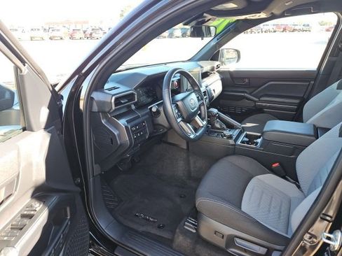 Used 2025 Toyota 4Runner TRD Off-Road image 13