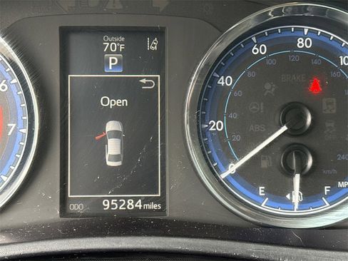 Used 2018 Toyota Corolla SE image 10