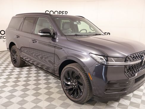 New 2025 Lincoln Navigator Reserve w/ Jet Appearance Package AWD/4WD image 1