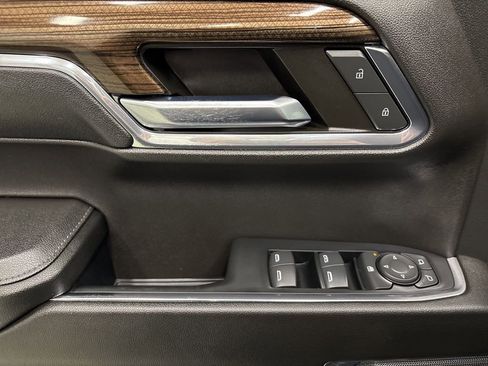 Used 2024 Chevrolet Silverado 1500 LT image 17