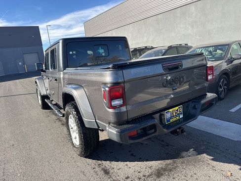 Used 2022 Jeep Gladiator Sport image 9