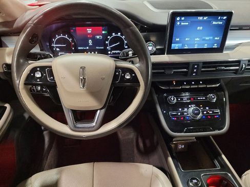 Used 2022 Lincoln Corsair AWD w/ Premium Package image 22