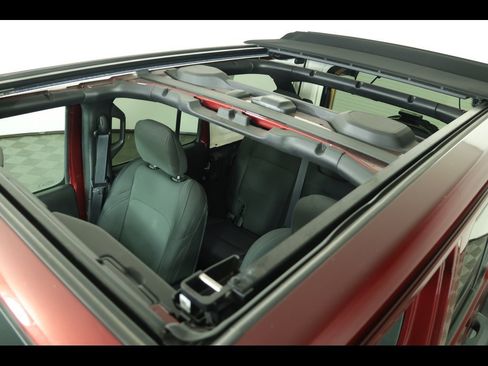 Used 2021 Jeep Wrangler Unlimited Sport image 28