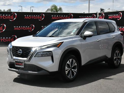 Used 2022 Nissan Rogue SV AWD/4WD image 3