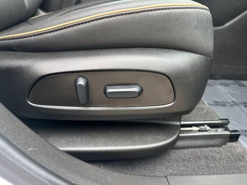 Used 2024 Chevrolet Blazer Premier w/ Enhanced Convenience Package image 16