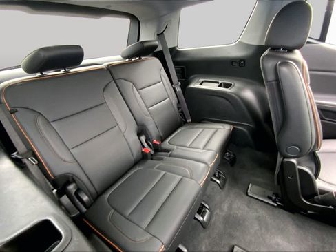 Used 2023 GMC Acadia AT4 w/ Technology Package AWD/4WD image 17