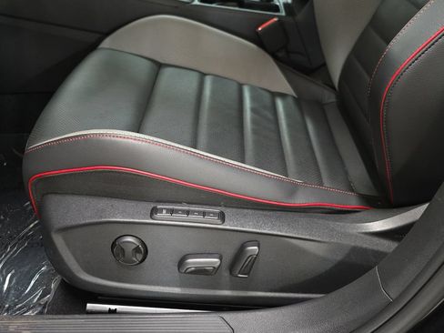 Used 2022 Volkswagen GTI Autobahn FWD image 28