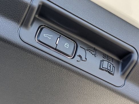 New 2026 Ford Explorer Platinum image 14