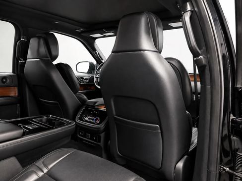 Used 2019 Lincoln Navigator L Reserve w/ Cargo Package AWD/4WD image 17