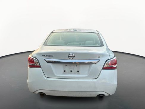 Used 2015 Nissan Altima 2.5 S w/ Power Driver Seat Package FWD image 4