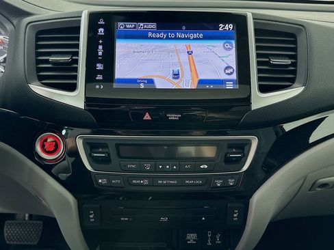 Used 2018 Honda Pilot Touring image 13