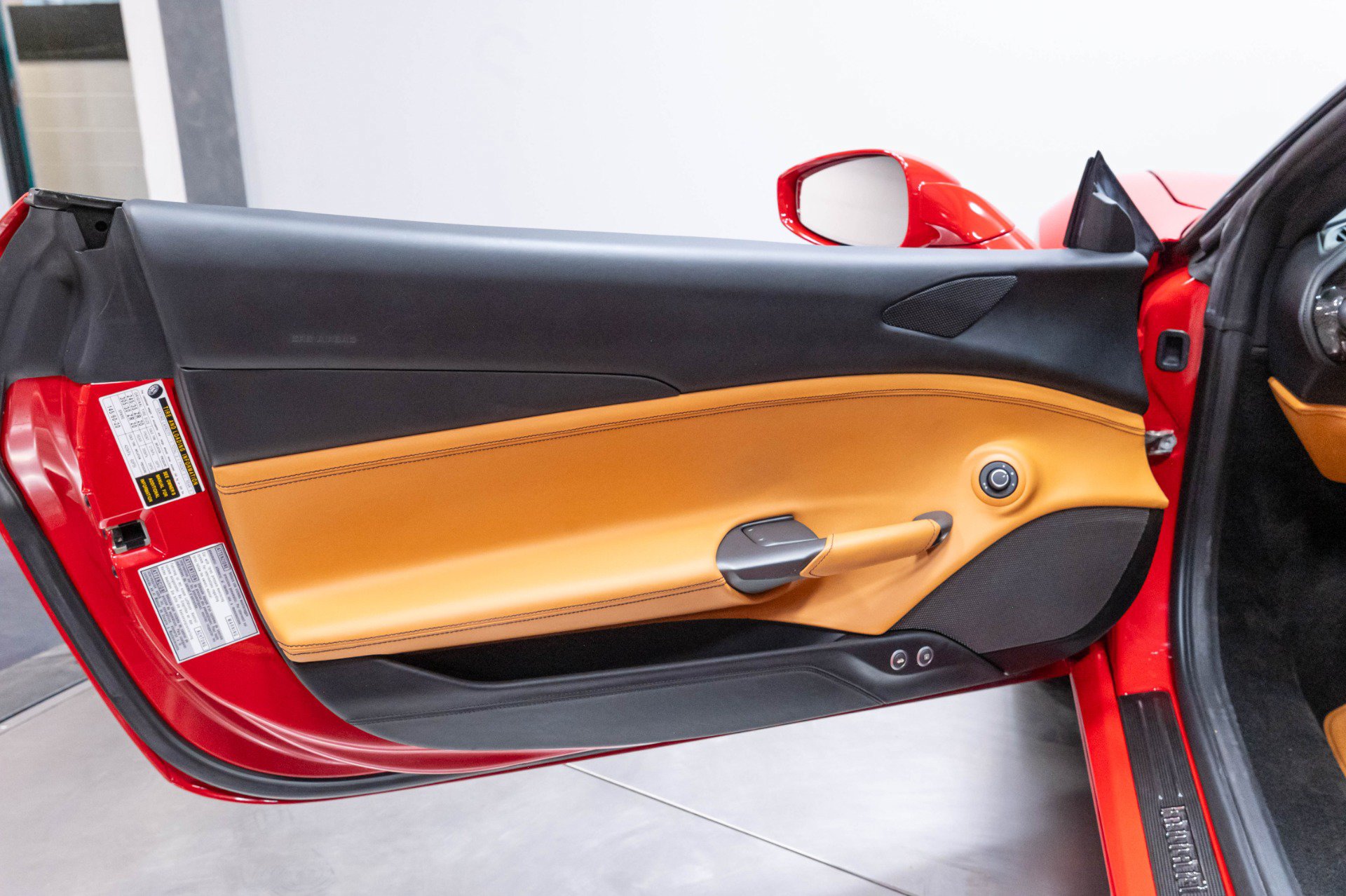 Used 2016 Ferrari 488 GTB RWD image 7
