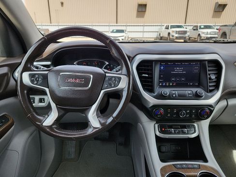Used 2020 GMC Acadia SLE image 10