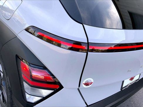 Used 2024 Hyundai Kona SEL FWD image 29