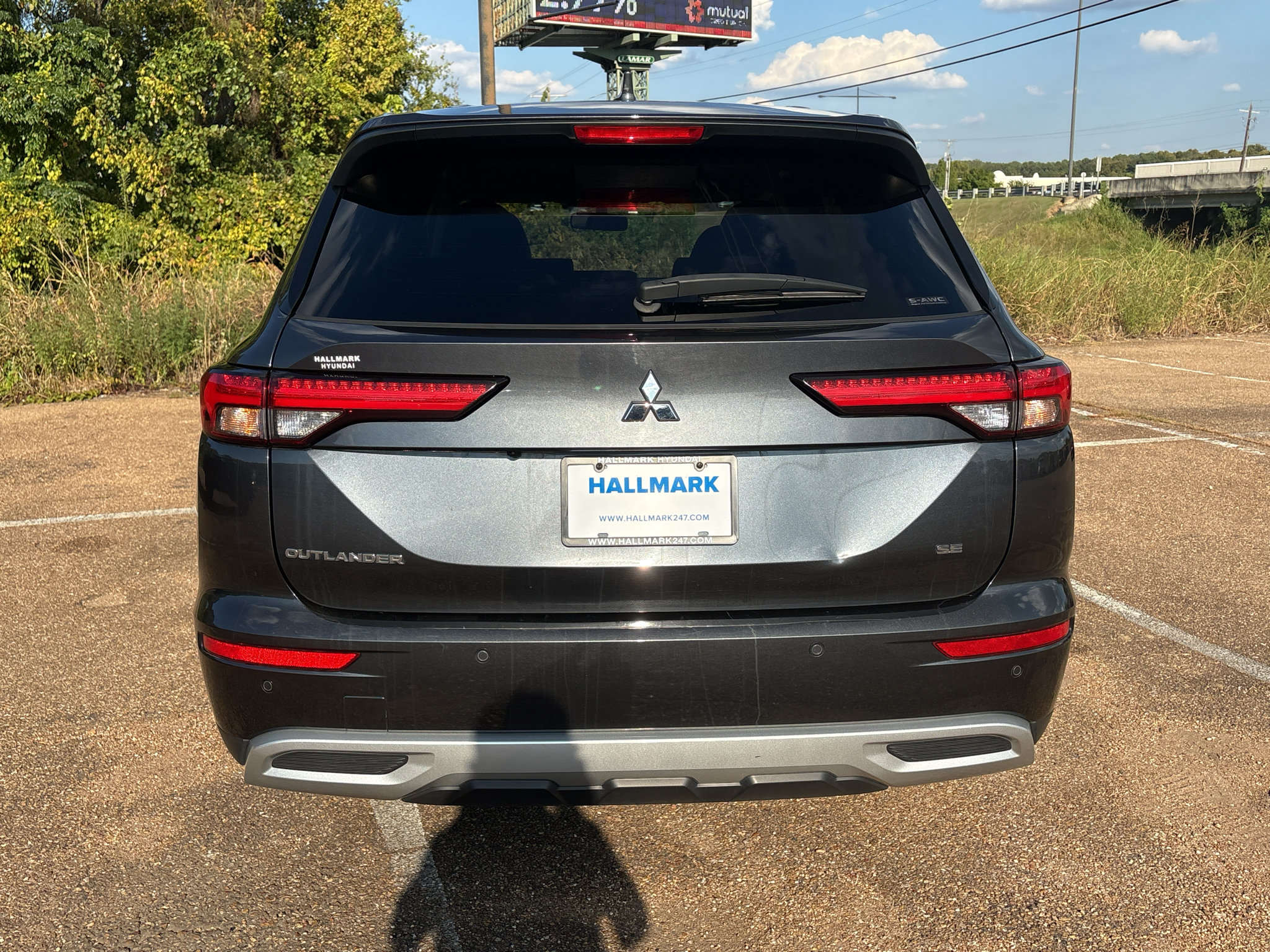 Used 2024 Mitsubishi Outlander SE AWD/4WD image 3