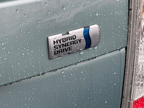 Used 2014 Toyota Prius Five image 27