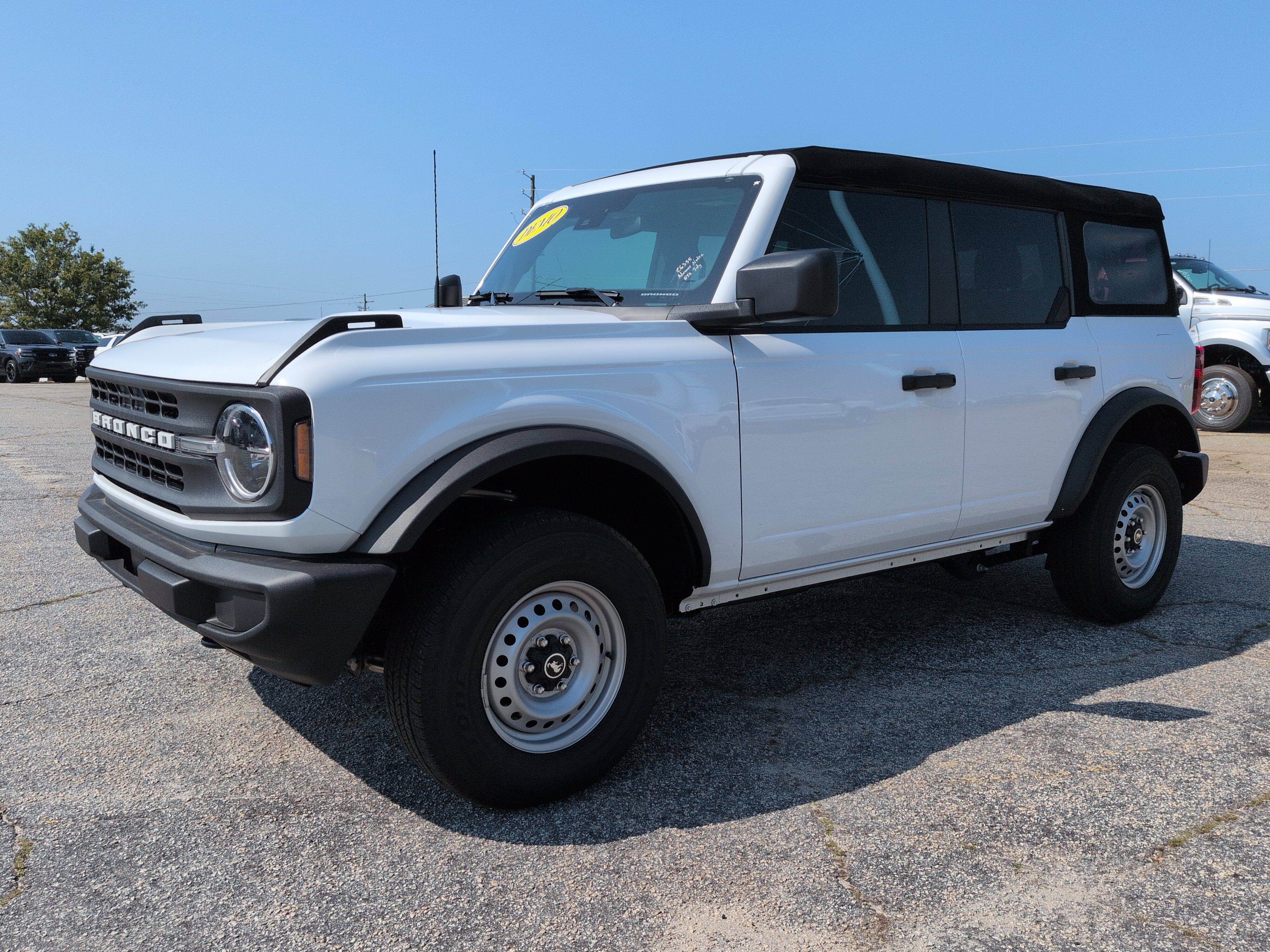 Used 2025 Ford Bronco 4-Door AWD/4WD image 6