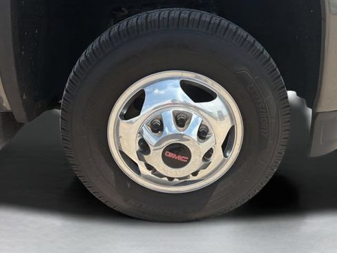 Used 2018 GMC Sierra 3500 Denali w/ Duramax Plus Package AWD/4WD image 9