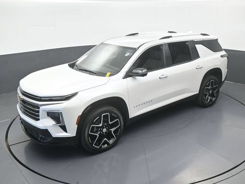 Used 2025 Chevrolet Traverse High Country FWD image 54