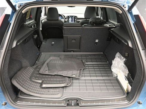 Certified 2024 Volvo XC40 B5 Plus w/ Protection Package Premier image 24