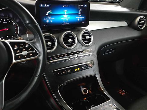 Certified 2021 Mercedes-Benz GLC 300 4MATIC image 33