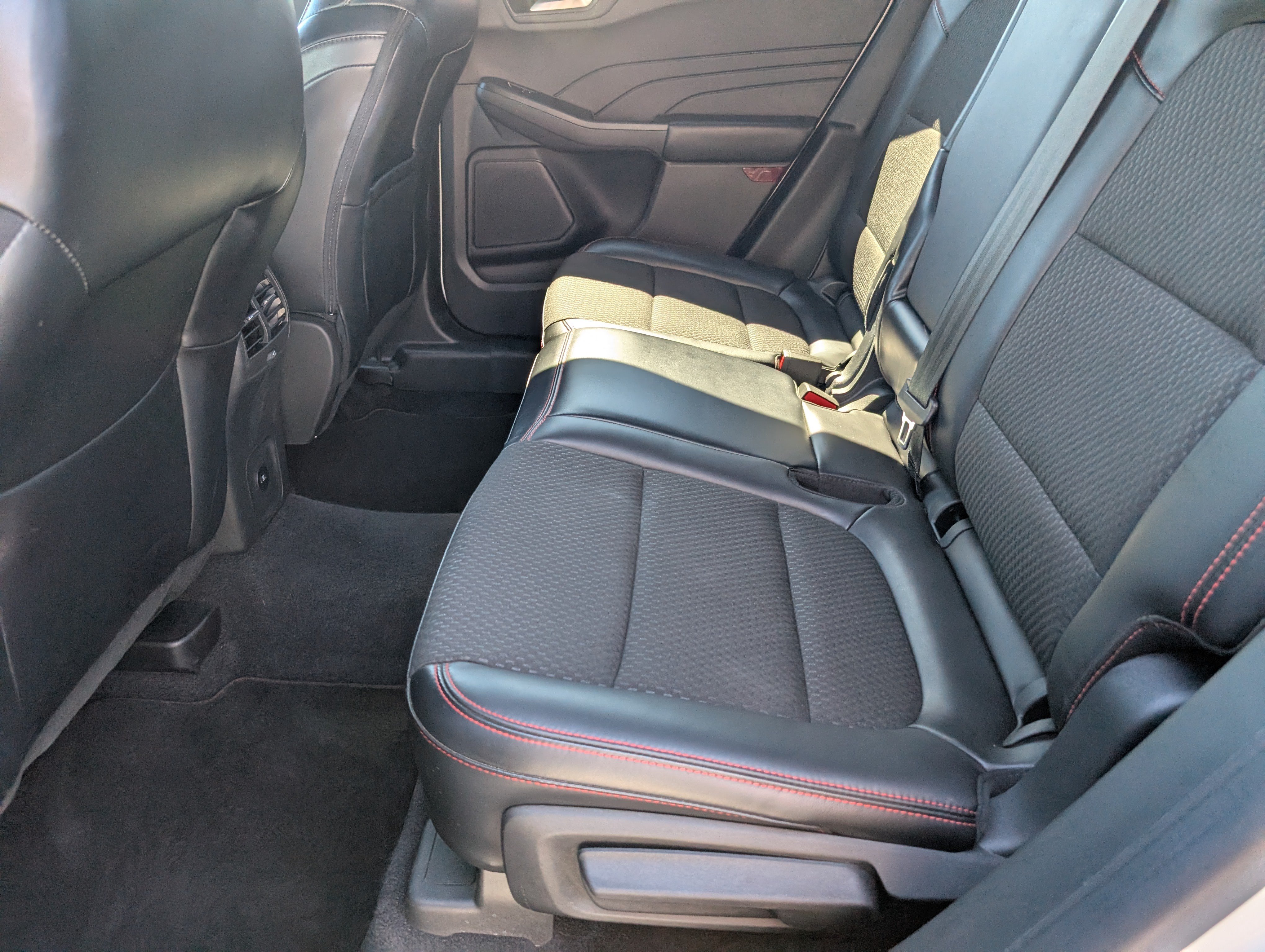Used 2023 Ford Escape ST-Line w/ Tech Pack #1 FWD image 30