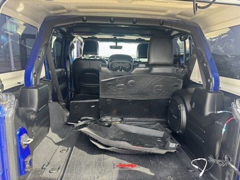 Used 2018 Jeep Wrangler Unlimited Sahara image 30