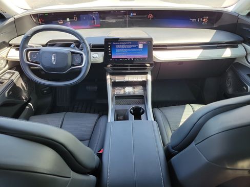 Used 2025 Lincoln Nautilus Reserve AWD/4WD image 15