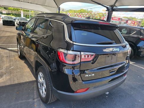 Used 2025 Jeep Compass Latitude w/ Sun & Sound Group AWD/4WD image 3