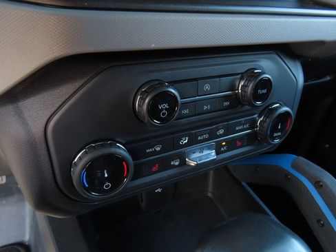 Used 2023 Ford Bronco Black Diamond image 29