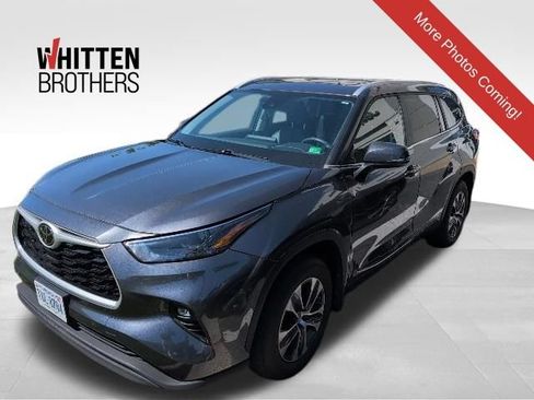 Used 2023 Toyota Highlander XLE FWD image 1