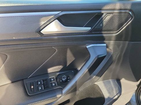 Used 2023 Volkswagen Tiguan SE R-Line image 13