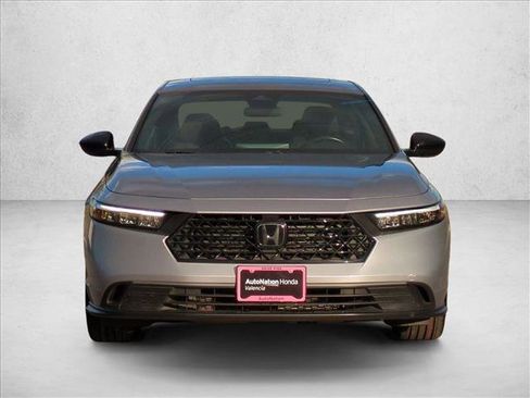 Used 2023 Honda Accord Sport image 2