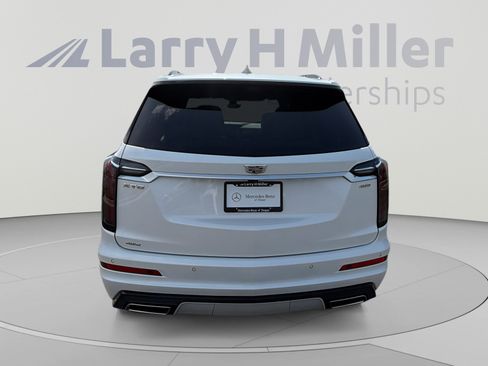 Used 2023 Cadillac XT6 Sport w/ Technology Package AWD/4WD image 4