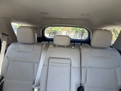 Certified 2023 Ford Explorer Platinum w/ Technology Package AWD/4WD image 34