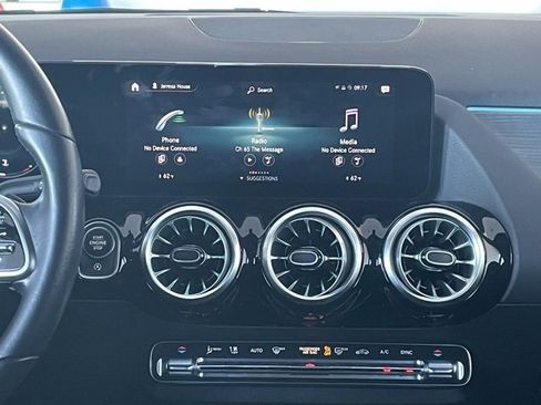 Used 2022 Mercedes-Benz GLA 250 4MATIC image 16