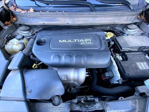 Used 2017 Jeep Cherokee Sport image 19