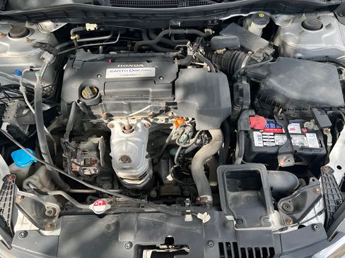 Used 2013 Honda Accord LX image 9